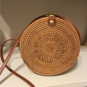 Elegant Tan Woven Crossbody Bag
